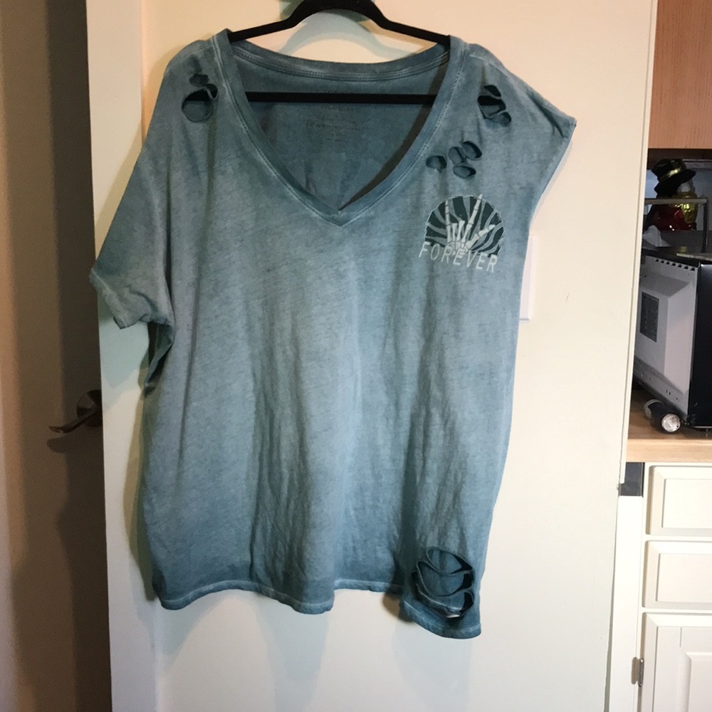 Torrid size 3 tee shirt